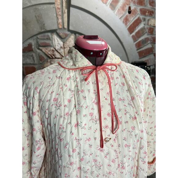 robe quilted floral pink cream light button front - Picture 6 of 16